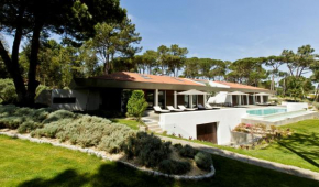 Villa Monte Serves